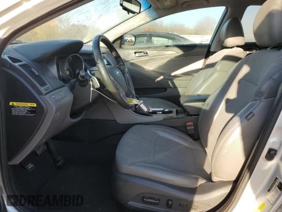 ✅ 2013 Hyundai Sonata SE • VIN: 5NPEC4AC2DH795655 • Lot: 76769834. Listed on Copart with 175,783 mi. Free auction sales archive from the USA and detailed vehicle history report at DreamBid. Image 7.