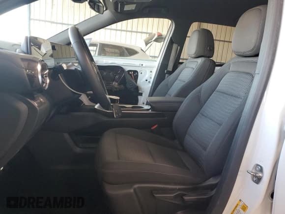 ✅ 2025 Chevrolet Equinox AWD LT • VIN: 3GNAXPEG6SL279224 • Lot: 81560585. Wystawiony na Copart z przebiegiem 19 847 mil. Bezpłatny archiwum sprzedaży aukcyjnych z USA i szczegółowy raport historii pojazdu na DreamBid. Zdjęcie 7.