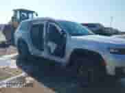 2025 Jeep Grand Cherokee Limited with VIN 1C4RJJBG5S8672323, listed as a IAAI auction lot 43060461 with 4,805 mi miles and . Bid and sale history available at DreamBid. Image 6.