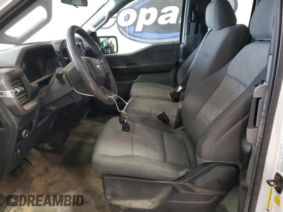 ✅ 2024 Ford F-150 XL • VIN: 1FTFX1L53RKE00767 • Лот: 69144325. Опубликован ранее на Copart с пробегом 27 138 миль. Бесплатный доступ к архиву аукционных продаж из США и подробный отчёт об истории автомобиля на DreamBid. Изображение 7.