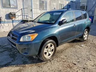 ✅ 2010 Toyota RAV4 • VIN: JTMZF4DV5AD015557 • Лот: 95031055. Опубликован ранее на Copart с пробегом 177 018 миль. Бесплатный доступ к архиву аукционных продаж из США и подробный отчёт об истории автомобиля на DreamBid. Изображение 1.