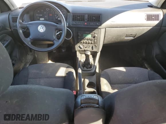 ✅ 2005 Volkswagen Golf GLS • VIN: 9BWGR61J854011106 • Lot: 81093825. Wystawiony na Copart z przebiegiem 163 655 mil. Bezpłatny archiwum sprzedaży aukcyjnych z USA i szczegółowy raport historii pojazdu na DreamBid. Zdjęcie 8.