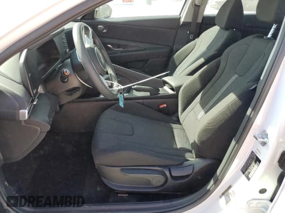 ✅ 2025 Hyundai Elantra SE • VIN: KMHLL4DG9SU052835 • Lot: 86490085. Listed on Copart with 3,049 mi. Free auction sales archive from the USA and detailed vehicle history report at DreamBid. Image 7.