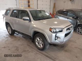 ✅ 2018 Toyota 4Runner SR5 • VIN: JTEBU5JR4J5571286 • Lot: 42413154. Wystawiony na IAAI z przebiegiem 37 342 mil. Bezpłatny archiwum sprzedaży aukcyjnych z USA i szczegółowy raport historii pojazdu na DreamBid. Zdjęcie 1.
