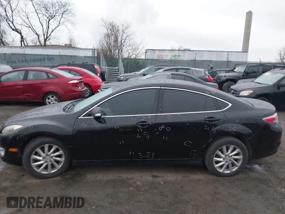 ✅ 2011 Mazda 6 i Touring • VIN: 1YVHZ8CH9B5M13365 • Lot: 43825951. Listed on IAAI with 158,519 mi. Free auction sales archive from the USA and detailed vehicle history report at DreamBid. Image 14.