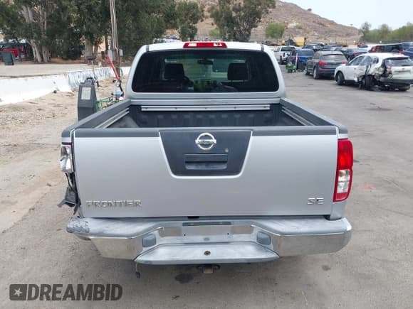 ✅ 2006 Nissan Frontier SE • VIN: 1N6AD07U56C459398 • Лот: 42756580. Опубликован ранее на IAAI с пробегом 145 988 миль. Бесплатный доступ к архиву аукционных продаж из США и подробный отчёт об истории автомобиля на DreamBid. Изображение 16.