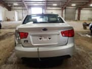 ✅ 2013 Kia Forte EX • VIN: KNAFU4A21D5731452 • Lot: 51136635. Wystawiony na Copart z przebiegiem 178 887 mil. Bezpłatny archiwum sprzedaży aukcyjnych z USA i szczegółowy raport historii pojazdu na DreamBid. Zdjęcie 6.