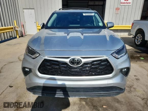 ✅ 2021 Toyota Highlander LE • VIN: 5TDZZRAH4MS536247 • Lot: 92490805. Listed on Copart with 68,084 mi. Free auction sales archive from the USA and detailed vehicle history report at DreamBid. Image 5.