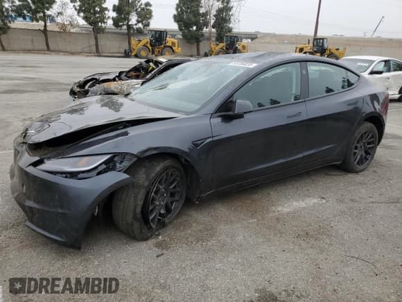 ✅ 2024 Tesla Model 3 • VIN: 5YJ3E1EA7RF735160 • Lot: 53286035. Wystawiony na Copart z przebiegiem 4 401 mil. Bezpłatny archiwum sprzedaży aukcyjnych z USA i szczegółowy raport historii pojazdu na DreamBid. Zdjęcie 1.