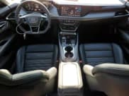 ✅ 2024 Audi RS e-tron GT • VIN: WAUBHBFW0R7900701 • Lot: 77691444. Wystawiony na Copart z przebiegiem 3 998 mil. Bezpłatny archiwum sprzedaży aukcyjnych z USA i szczegółowy raport historii pojazdu na DreamBid. Zdjęcie 8.