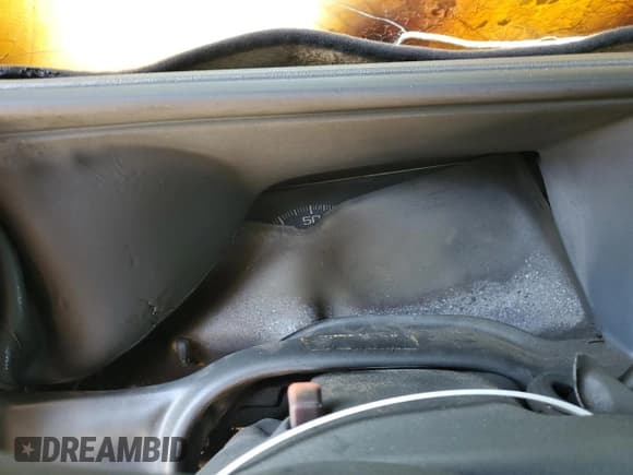 ✅ 1998 GMC Sierra 1500 • VIN: 2GTEK19R1W1527730 • Лот: 80983495. Опубликован ранее на Copart с пробегом Не указан. Бесплатный доступ к архиву аукционных продаж из США и подробный отчёт об истории автомобиля на DreamBid. Изображение 9.