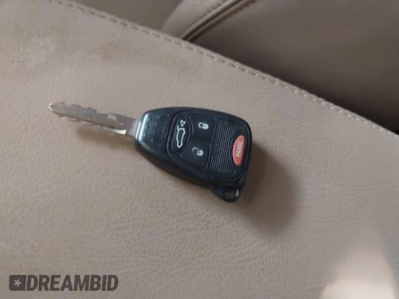 ✅ 2013 Dodge Avenger SXT • VIN: 1C3CDZCG9DN760570 • Lot: 43835503. Wystawiony na IAAI z przebiegiem 190 473 mil. Bezpłatny archiwum sprzedaży aukcyjnych z USA i szczegółowy raport historii pojazdu na DreamBid. Zdjęcie 11.