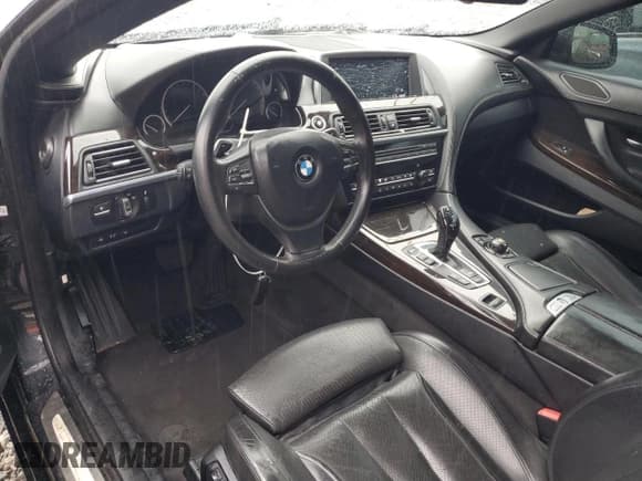 ✅ 2012 BMW 6 Series 650i • VIN: WBALZ3C53CC397375 • Lot: 90095315. Wystawiony na Copart z przebiegiem 134 664 mil. Bezpłatny archiwum sprzedaży aukcyjnych z USA i szczegółowy raport historii pojazdu na DreamBid. Zdjęcie 8.