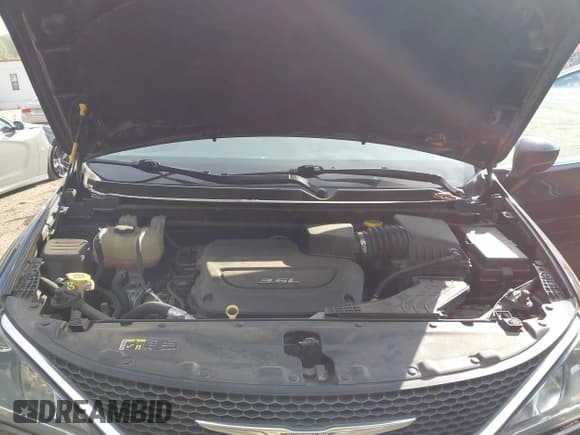 ✅ 2017 Chrysler Pacifica Touring L Plus • VIN: 2C4RC1EG0HR656176 • Лот: 43099528. Опубликован ранее на IAAI с пробегом 83 306 миль. Бесплатный доступ к архиву аукционных продаж из США и подробный отчёт об истории автомобиля на DreamBid. Изображение 10.