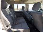 ✅ 2008 Jeep Commander Sport • VIN: 1J8HG48N58C185896 • Lot: 61500035. Wystawiony na Copart z przebiegiem 195 683 mil. Bezpłatny archiwum sprzedaży aukcyjnych z USA i szczegółowy raport historii pojazdu na DreamBid. Zdjęcie 11.