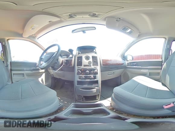 ✅ 2010 Chrysler Town & Country LX • VIN: 2A4RR2D12AR463996 • Lot: 64144025. Wystawiony na Copart z przebiegiem 179 794 mil. Bezpłatny archiwum sprzedaży aukcyjnych z USA i szczegółowy raport historii pojazdu na DreamBid. Zdjęcie 15.