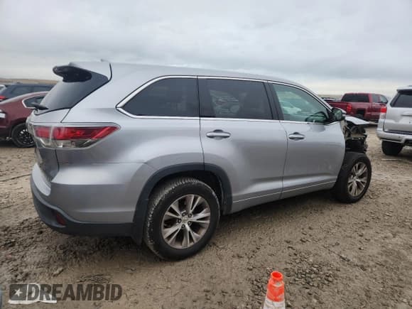 ✅ 2015 Toyota Highlander LE Plus • VIN: 5TDBKRFH9FS134807 • Лот: 93029705. Опубликован ранее на Copart с пробегом 192 646 миль. Бесплатный доступ к архиву аукционных продаж из США и подробный отчёт об истории автомобиля на DreamBid. Изображение 3.