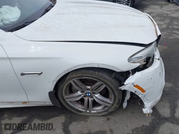 ✅ 2015 BMW 5 Series 535i xDrive • VIN: WBA5B3C56FD548284 • Lot: 43262851. Listed on IAAI with 102,867 mi. Free auction sales archive from the USA and detailed vehicle history report at DreamBid. Image 18.