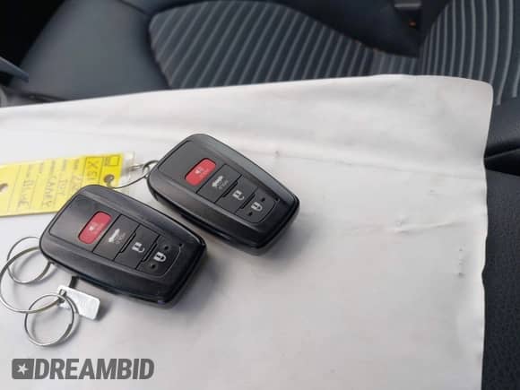 2021 Toyota Camry SE with VIN 4T1T11BKXMU042040, listed as a IAAI auction lot 42879951 with 35,130 mi miles and . Bid and sale history available at DreamBid. Image 11.