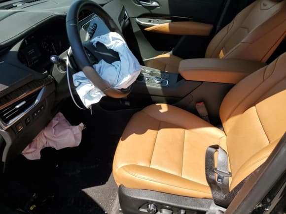 ✅ 2019 Cadillac XT4 AWD Sport • VIN: 1GYFZFR48KF193694 • Lot: 59307803. Listed on Copart with 13,220 mi. Free auction sales archive from the USA and detailed vehicle history report at DreamBid. Image 7.