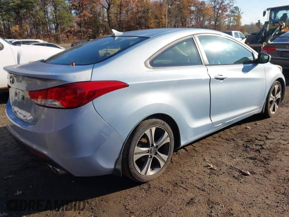 2013 Hyundai Elantra GS z VIN KMHDH6AE9DU019597, wystawiony jako IAAI lot #43598351 z przebiegiem 230 455 mil mil oraz . Historia ofert i sprzedaży dostępna na DreamBid. Obrazek 4.