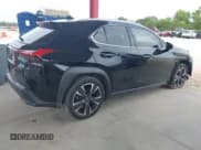 ✅ 2019 Lexus UX 200 • VIN: JTHY3JBH4K2016517 • Lot: 43129039. Wystawiony na IAAI z przebiegiem 100 911 mil. Bezpłatny archiwum sprzedaży aukcyjnych z USA i szczegółowy raport historii pojazdu na DreamBid. Zdjęcie 4.
