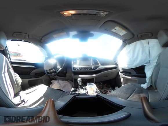 ✅ 2018 Toyota Highlander LE • VIN: 5TDZZRFH7JS265754 • Lot: 41988890. Listed on IAAI with 120,082 mi. Free auction sales archive from the USA and detailed vehicle history report at DreamBid. Image 19.