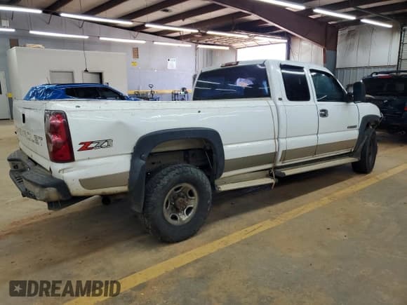 ✅ 2003 Chevrolet Silverado 2500HD LS • VIN: 1GCHC29U93E131088 • Lot: 47078175. Listed on Copart with Not provided. Free auction sales archive from the USA and detailed vehicle history report at DreamBid. Image 3.