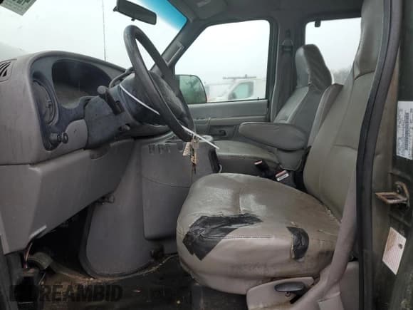 ✅ 2002 Ford Econoline Passenger XL • VIN: 1FBSS31L62HA73251 • Lot: 42872235. Listed on Copart with 109,871 mi. Free auction sales archive from the USA and detailed vehicle history report at DreamBid. Image 7.