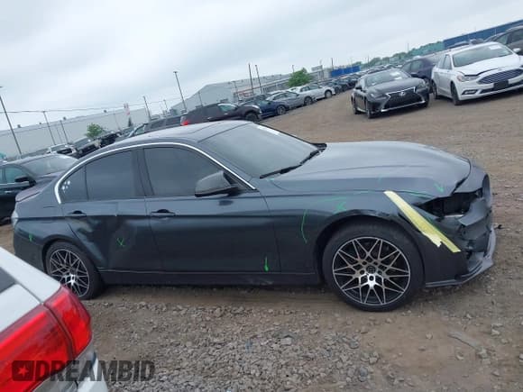 ✅ 2016 BMW 3 Series 328i xDrive • VIN: WBA8E3G57GNU00722 • Lot: 42513915. Listed on IAAI with 77,138 mi. Free auction sales archive from the USA and detailed vehicle history report at DreamBid. Image 13.