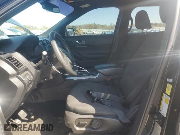 ✅ 2018 Ford Police Interceptor Utility • VIN: 1FM5K8AR2JGC77295 • Lot: 51381925. Wystawiony na Copart z przebiegiem 123 706 mil. Bezpłatny archiwum sprzedaży aukcyjnych z USA i szczegółowy raport historii pojazdu na DreamBid. Zdjęcie 7.