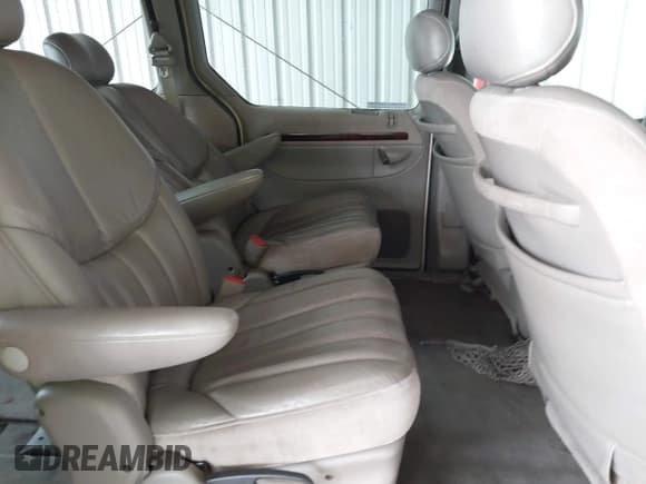 ✅ 2000 Chrysler Town & Country Limited • VIN: 1C4GP64L6YB609675 • Лот: 41980552. Опубликован ранее на IAAI с пробегом 183 181 миль. Бесплатный доступ к архиву аукционных продаж из США и подробный отчёт об истории автомобиля на DreamBid. Изображение 8.