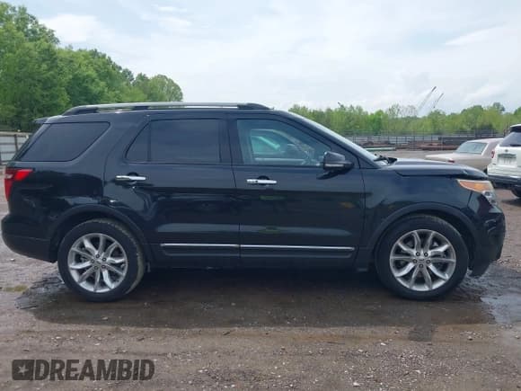 ✅ 2015 Ford Explorer Limited • VIN: 1FM5K7F84FGA56640 • Lot: 42066368. Wystawiony na IAAI z przebiegiem 137 454 mil. Bezpłatny archiwum sprzedaży aukcyjnych z USA i szczegółowy raport historii pojazdu na DreamBid. Zdjęcie 12.