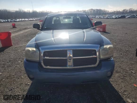 2005 Dodge Dakota SLT with VIN 1D7HW42N95S102352, listed as a Copart auction lot 80290684 with 106,205 mi miles and Salvage title. Bid and sale history available at DreamBid. Image 5.