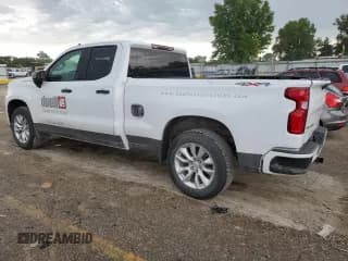 ✅ 2019 Chevrolet Silverado 1500 Custom • VIN: 1GCRYBEH0KZ392955 • Lot: 67643104. Wystawiony na Copart z przebiegiem 33 932 mil. Bezpłatny archiwum sprzedaży aukcyjnych z USA i szczegółowy raport historii pojazdu na DreamBid. Zdjęcie 2.