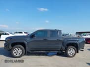 ✅ 2024 Toyota Tacoma SR • VIN: 3TYKD5HNXRT008289 • Lot: 42406937. Wystawiony na IAAI z przebiegiem 7 397 mil. Bezpłatny archiwum sprzedaży aukcyjnych z USA i szczegółowy raport historii pojazdu na DreamBid. Zdjęcie 15.