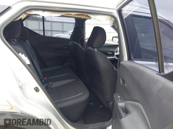 ✅ 2018 Nissan Kicks SR • VIN: 3N1CP5CU9JL509449 • Lot: 42920081. Wystawiony na IAAI z przebiegiem 89 442 mil. Bezpłatny archiwum sprzedaży aukcyjnych z USA i szczegółowy raport historii pojazdu na DreamBid. Zdjęcie 8.