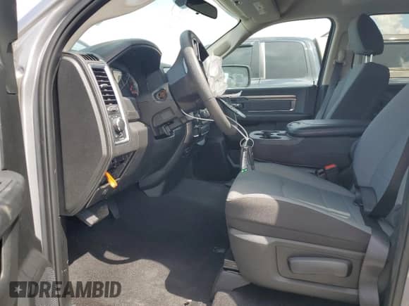 2024 Ram 1500 SLT z VIN 1C6RR6GG8RS142365, wystawiony jako Copart lot #52584485 z przebiegiem 4 299 mil mil oraz Nie do naprawy • Non repairable. Historia ofert i sprzedaży dostępna na DreamBid. Obrazek 7.