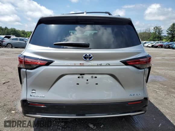 ✅ 2025 Toyota Sienna Platinum • VIN: 5TDESKFC6SS183725 • Lot: 60278845. Listed on Copart with 326 mi. Free auction sales archive from the USA and detailed vehicle history report at DreamBid. Image 6.