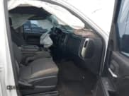 ✅ 2015 Chevrolet Silverado 2500HD LT • VIN: 1GC1KVEG6FF575758 • Lot: 42212395. Wystawiony na IAAI z przebiegiem Nie podano. Bezpłatny archiwum sprzedaży aukcyjnych z USA i szczegółowy raport historii pojazdu na DreamBid. Zdjęcie 5.