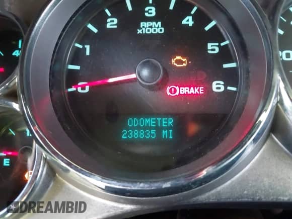 ✅ 2013 Chevrolet Silverado 2500HD Work Truck • VIN: 1GC2KVCG4DZ108678 • Lot: 42811229. Wystawiony na IAAI z przebiegiem 238 835 mil. Bezpłatny archiwum sprzedaży aukcyjnych z USA i szczegółowy raport historii pojazdu na DreamBid. Zdjęcie 15.