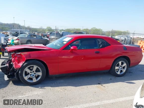 ✅ 2011 Dodge Challenger • VIN: 2B3CJ4DG4BH571340 • Лот: 42007766. Опубликован ранее на IAAI с пробегом 124 808 миль. Бесплатный доступ к архиву аукционных продаж из США и подробный отчёт об истории автомобиля на DreamBid. Изображение 15.