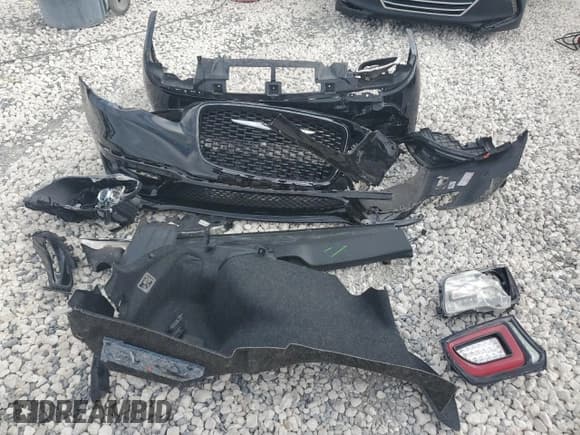 ✅ 2019 Chrysler 300 S • VIN: 2C3CCABT6KH682502 • Lot: 91202375. Wystawiony na Copart z przebiegiem 59 378 mil. Bezpłatny archiwum sprzedaży aukcyjnych z USA i szczegółowy raport historii pojazdu na DreamBid. Zdjęcie 12.