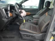 ✅ 2023 GMC Canyon 4WD AT4 • VIN: 1GTP6DEK4P1124937 • Lot: 66103474. Wystawiony na Copart z przebiegiem 10 566 mil. Bezpłatny archiwum sprzedaży aukcyjnych z USA i szczegółowy raport historii pojazdu na DreamBid. Zdjęcie 7.