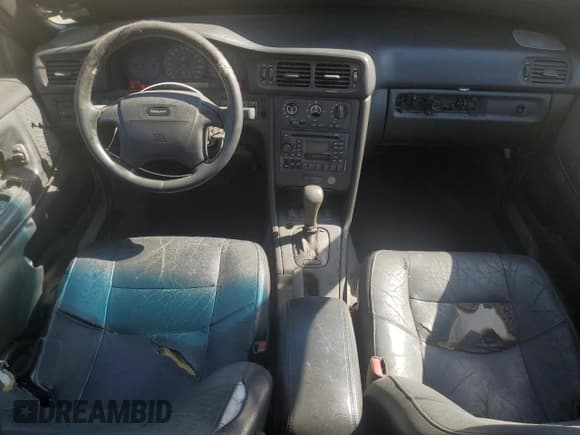 ✅ 1999 Volvo S70 • VIN: YV1LS55A1X1602877 • Lot: 74921134. Wystawiony na Copart z przebiegiem 299 173 mil. Bezpłatny archiwum sprzedaży aukcyjnych z USA i szczegółowy raport historii pojazdu na DreamBid. Zdjęcie 8.