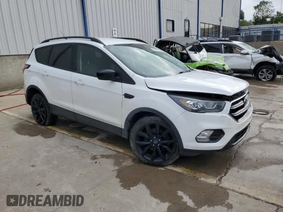 ✅ 2019 Ford Escape SE • VIN: 1FMCU9GD8KUA64342 • Lot: 69411795. Wystawiony na Copart z przebiegiem 120 765 mil. Bezpłatny archiwum sprzedaży aukcyjnych z USA i szczegółowy raport historii pojazdu na DreamBid. Zdjęcie 4.