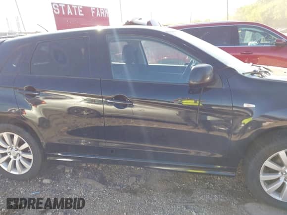 2011 Mitsubishi Outlander SE with VIN JA4AR4AU2BZ019189, listed as a IAAI auction lot 43332608 with 182,198 mi miles and . Bid and sale history available at DreamBid. Image 13.