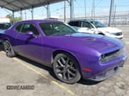 ✅ 2019 Dodge Challenger SXT • VIN: 2C3CDZAG1KH518364 • Lot: 43055972. Wystawiony na IAAI z przebiegiem 125 451 mil. Bezpłatny archiwum sprzedaży aukcyjnych z USA i szczegółowy raport historii pojazdu na DreamBid. Zdjęcie 1.
