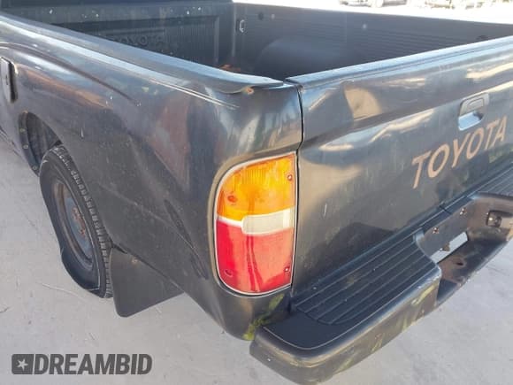 ✅ 1996 Toyota Tacoma • VIN: 4TANL42N8TZ204750 • Lot: 43631792. Wystawiony na IAAI z przebiegiem 142 749 mil. Bezpłatny archiwum sprzedaży aukcyjnych z USA i szczegółowy raport historii pojazdu na DreamBid. Zdjęcie 12.
