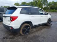✅ 2019 Honda Passport Elite • VIN: 5FNYF8H03KB023989 • Lot: 43823344. Listed on IAAI with Not provided. Free auction sales archive from the USA and detailed vehicle history report at DreamBid. Image 4.